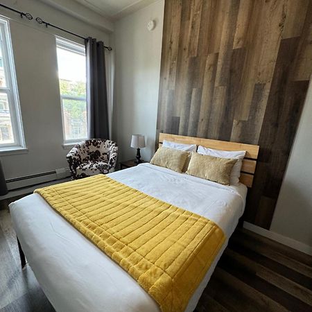 Commercial Hotel Edmonton Luaran gambar