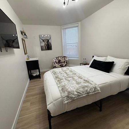 Commercial Hotel Edmonton Luaran gambar