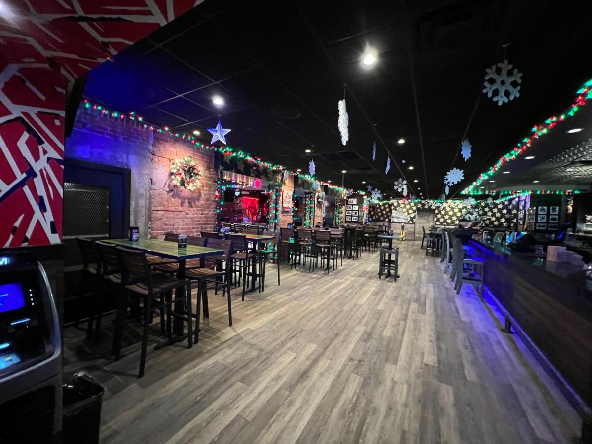 Commercial Hotel Edmonton Luaran gambar