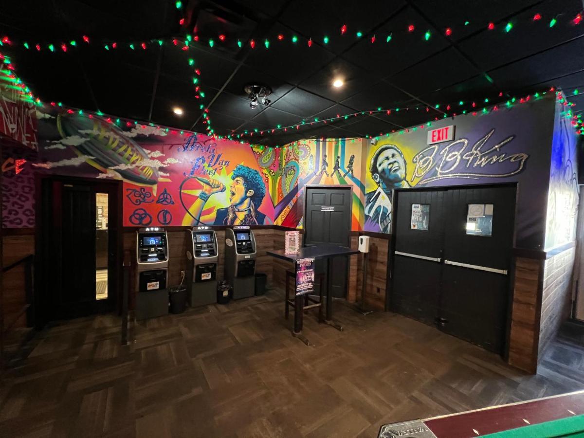Commercial Hotel Edmonton Luaran gambar