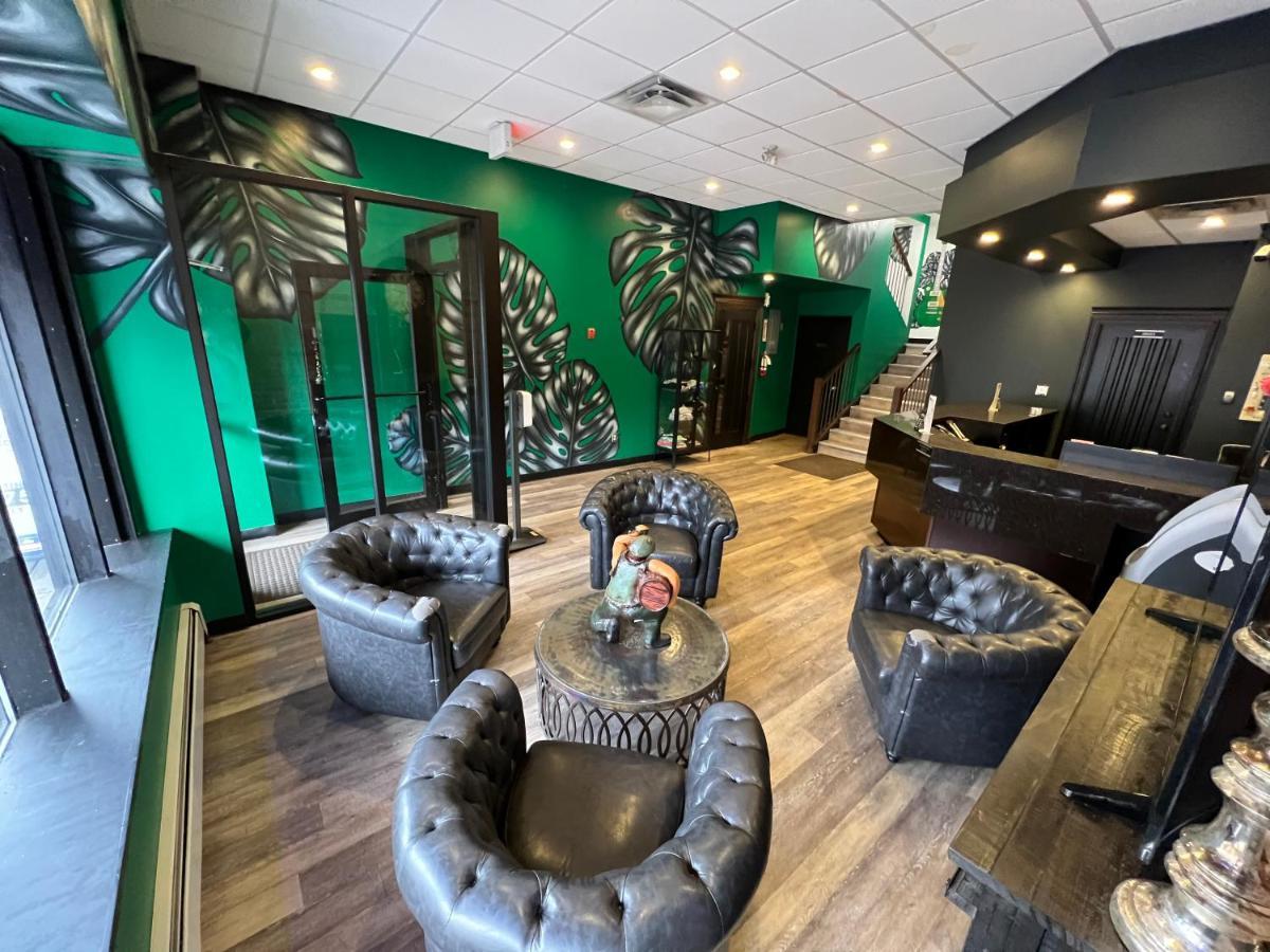 Commercial Hotel Edmonton Luaran gambar
