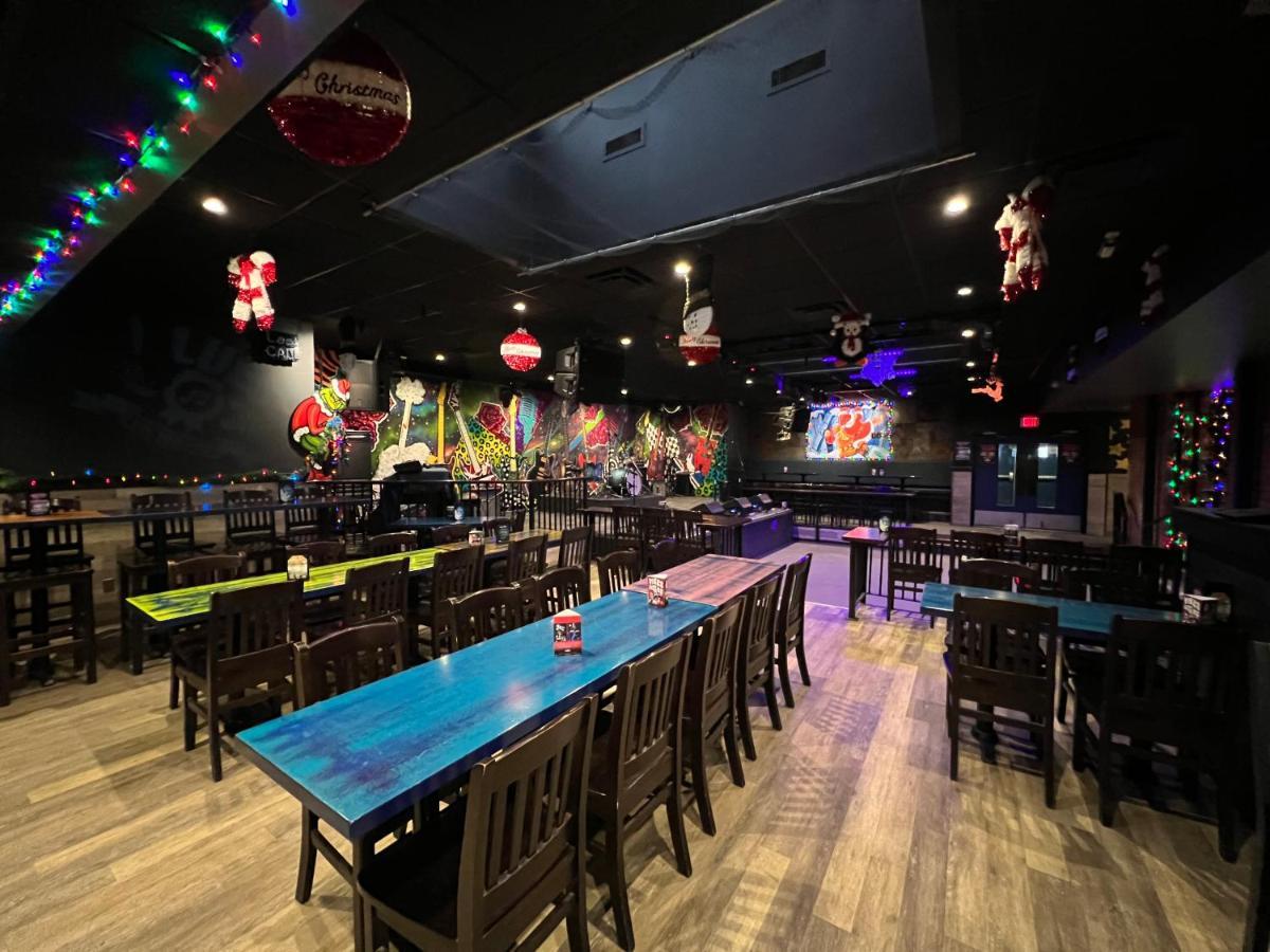 Commercial Hotel Edmonton Luaran gambar