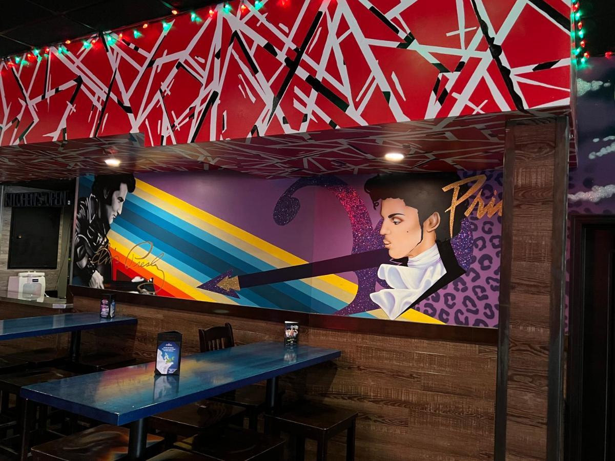 Commercial Hotel Edmonton Luaran gambar