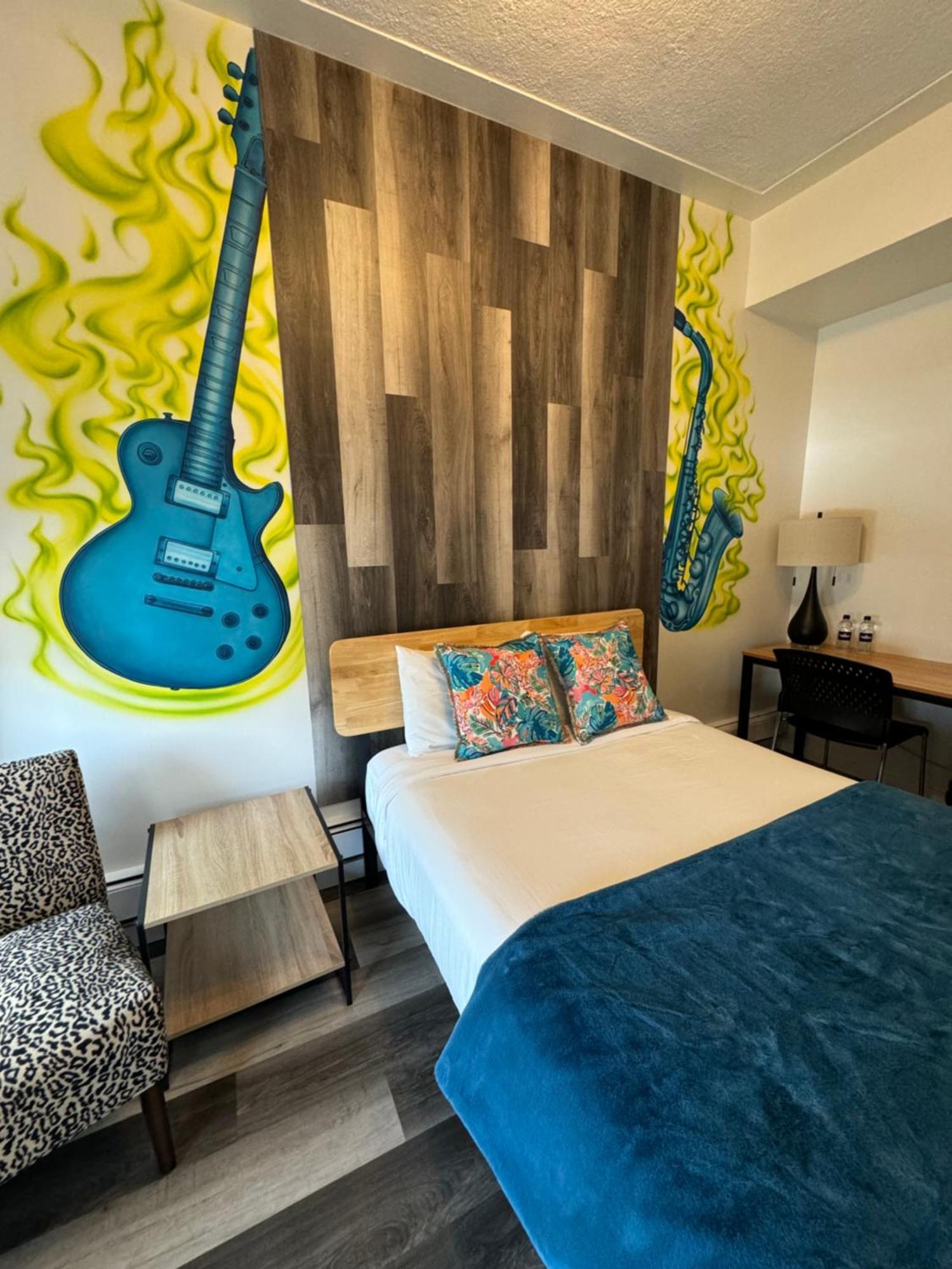 Commercial Hotel Edmonton Luaran gambar