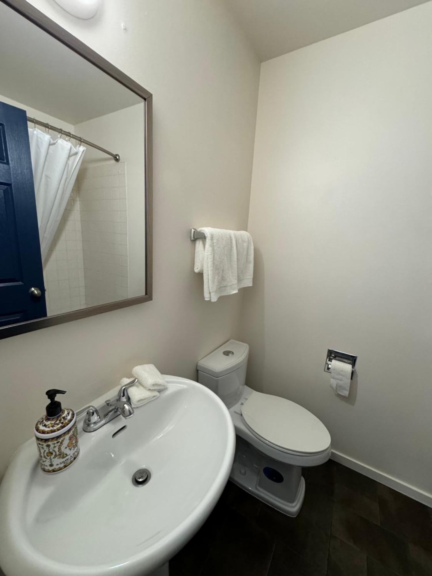 Commercial Hotel Edmonton Luaran gambar