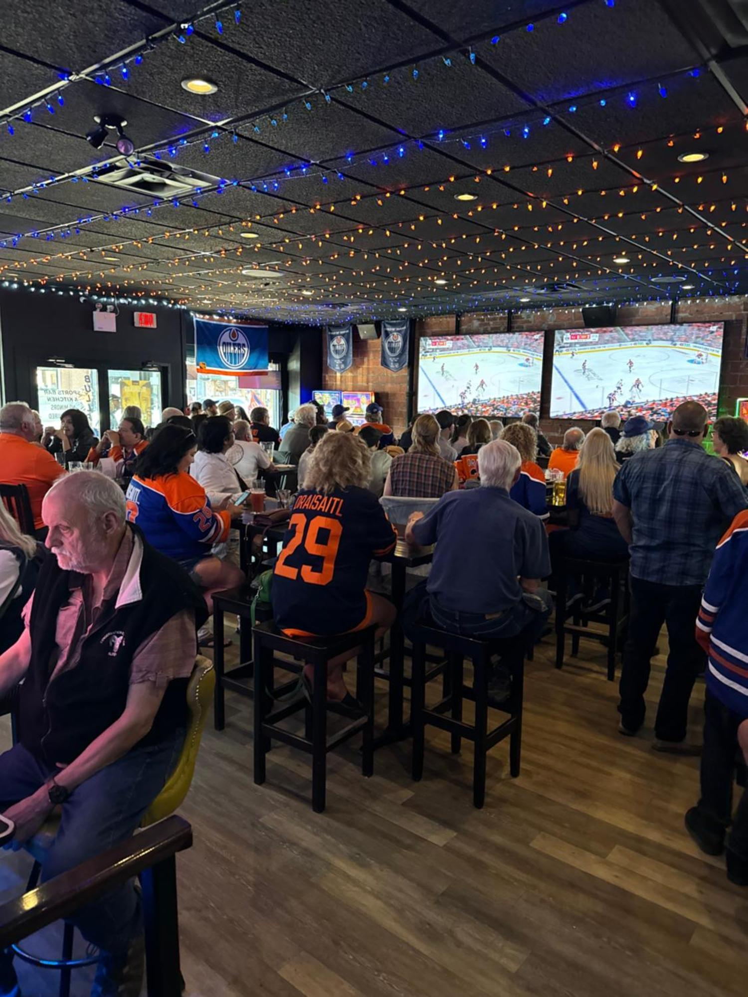 Commercial Hotel Edmonton Luaran gambar