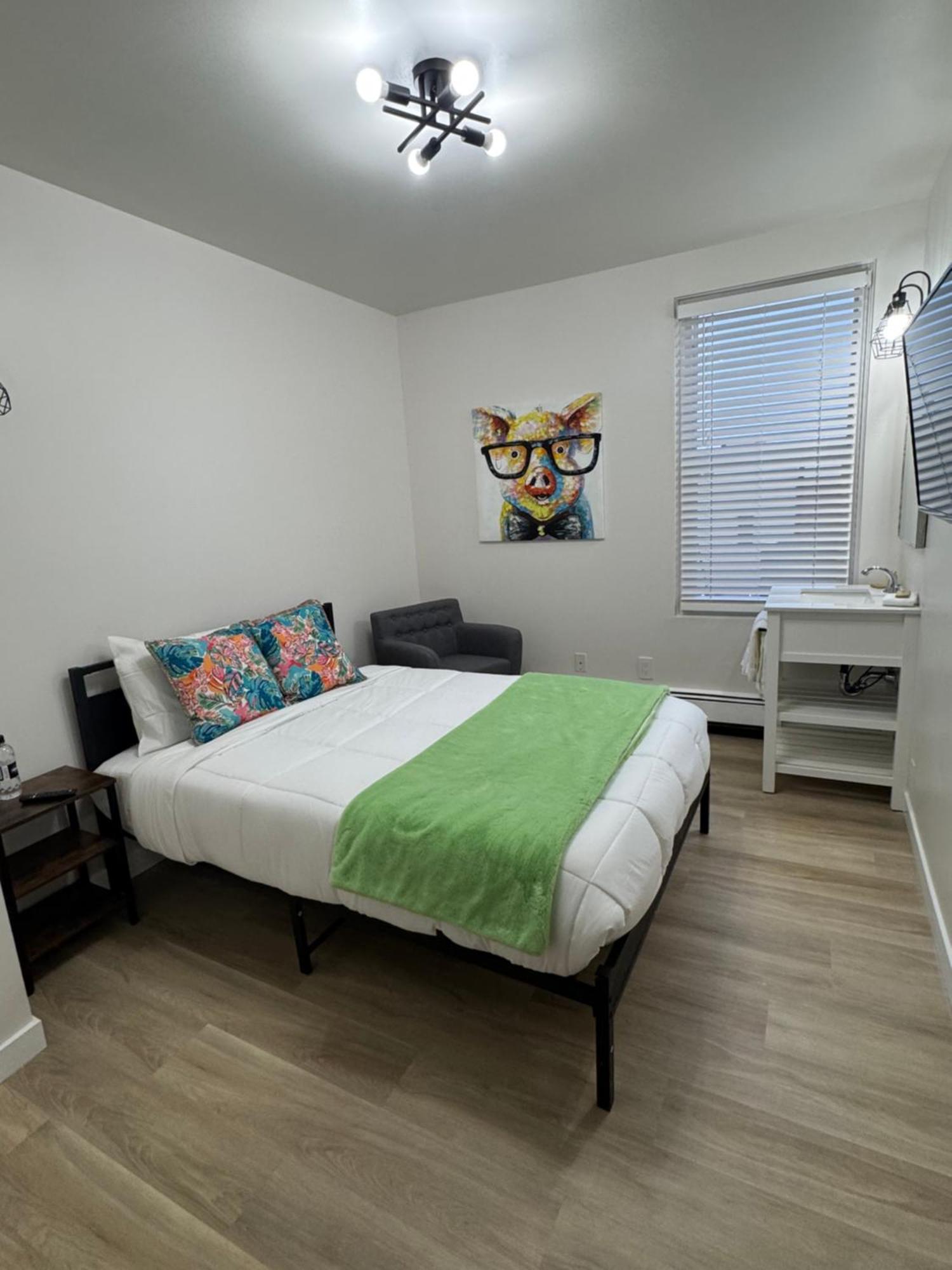 Commercial Hotel Edmonton Luaran gambar