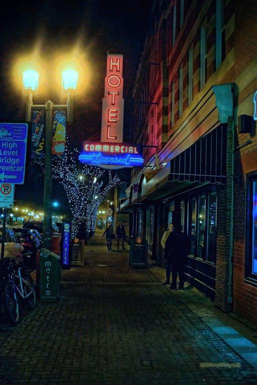 Commercial Hotel Edmonton Luaran gambar