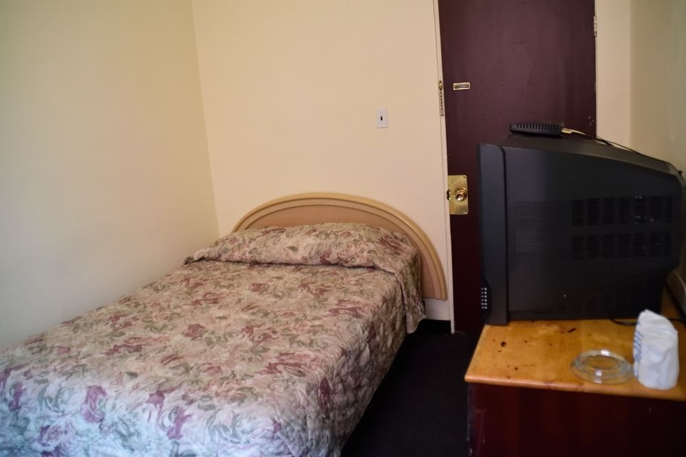 Commercial Hotel Edmonton Luaran gambar
