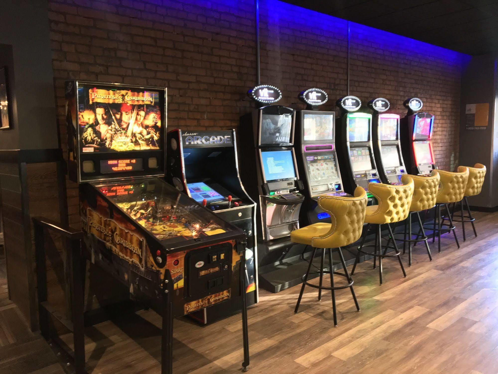 Commercial Hotel Edmonton Luaran gambar