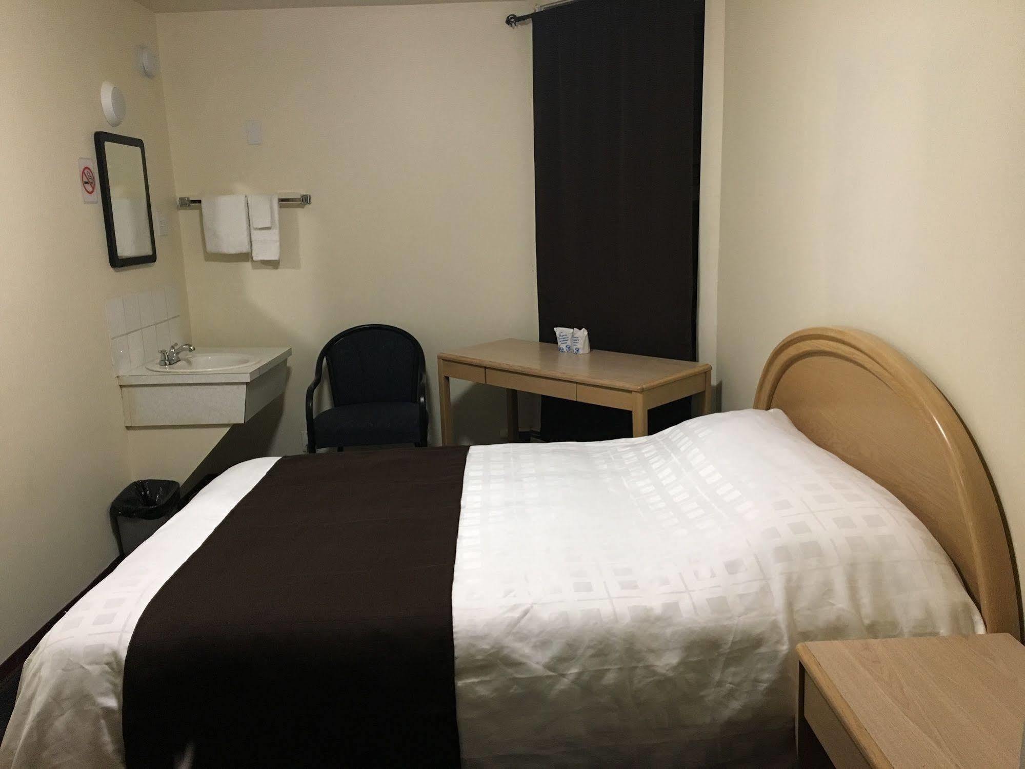 Commercial Hotel Edmonton Luaran gambar